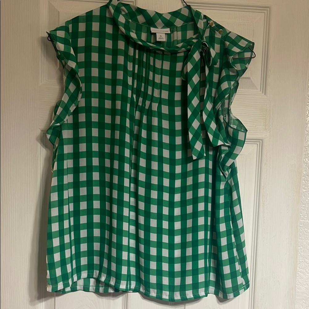 Liz Claiborne Green Sleeveless Ruffled Tie Front Blouse